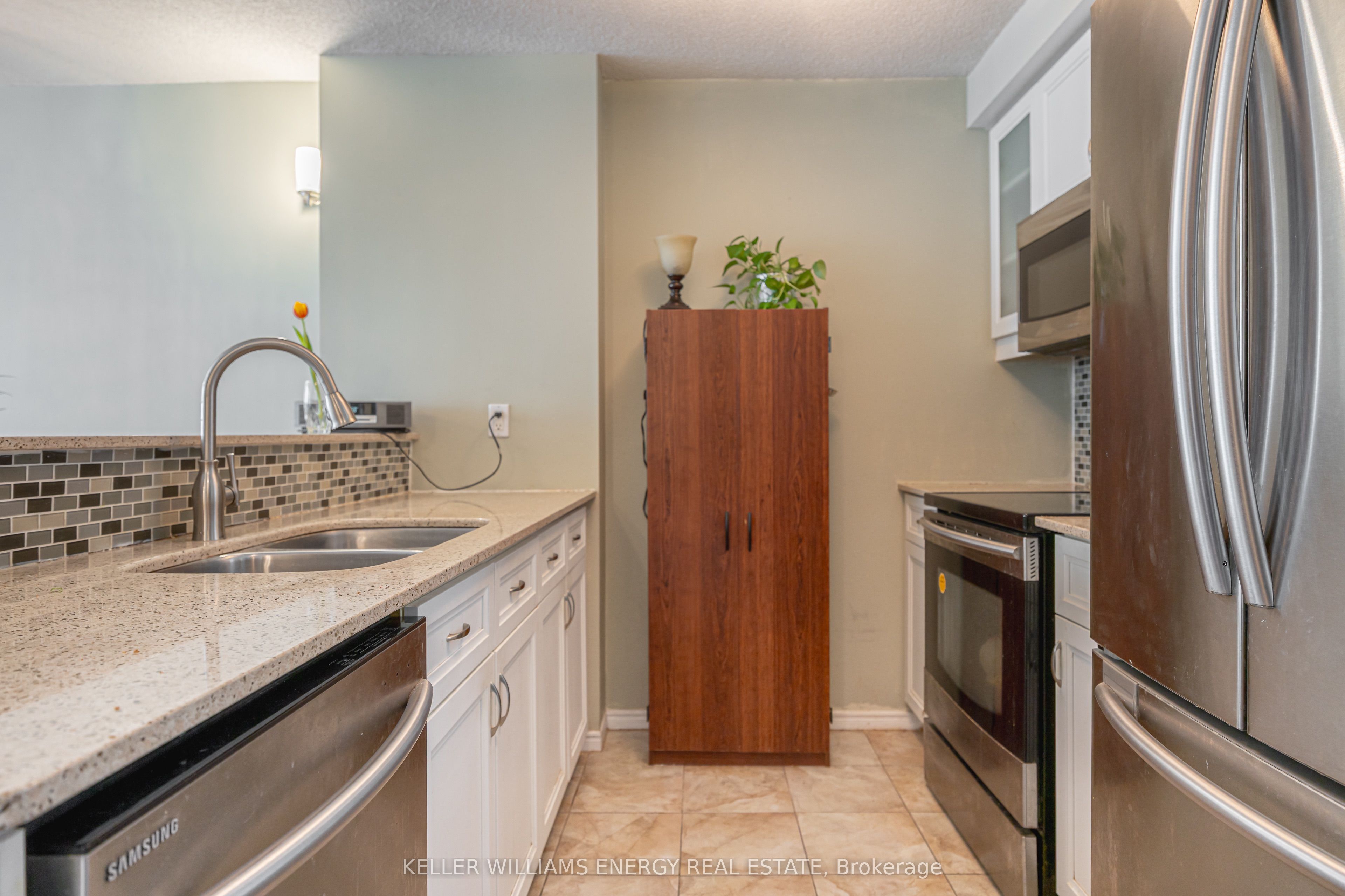 10 Yonge Street 1604