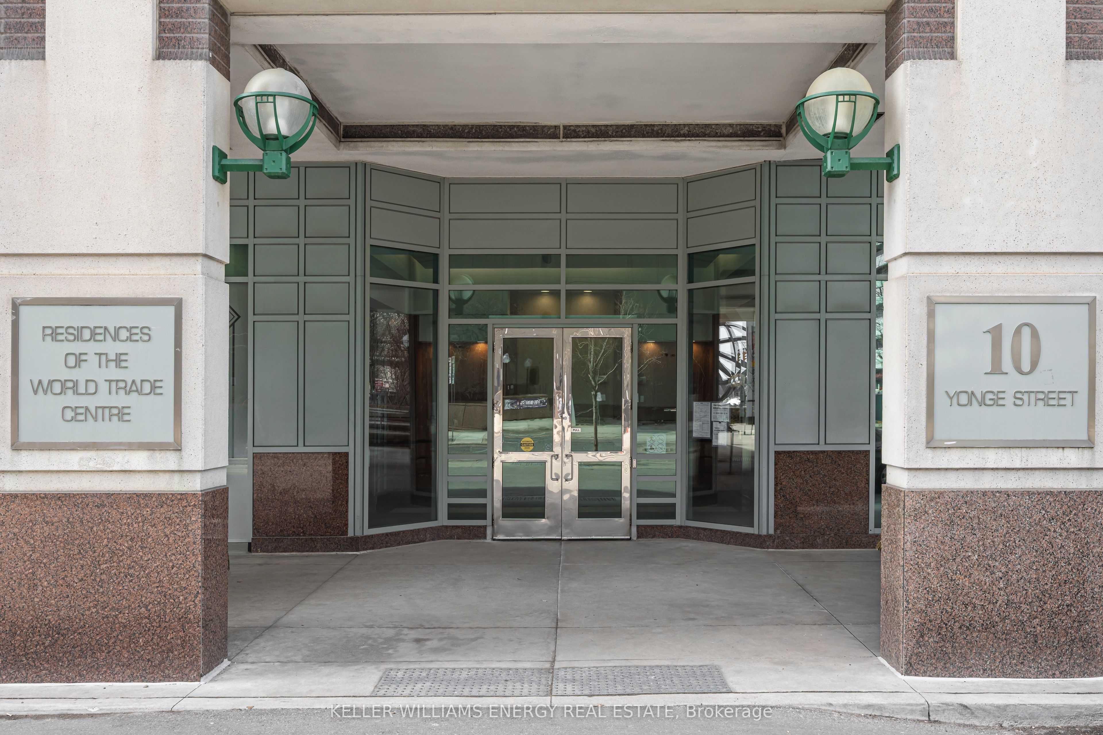 10 Yonge Street 1604