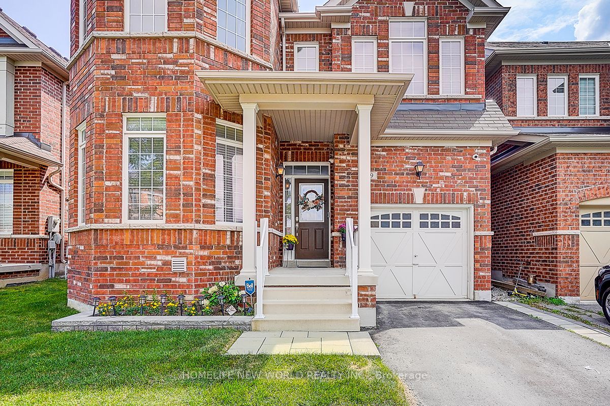 39 James Parrott Avenue