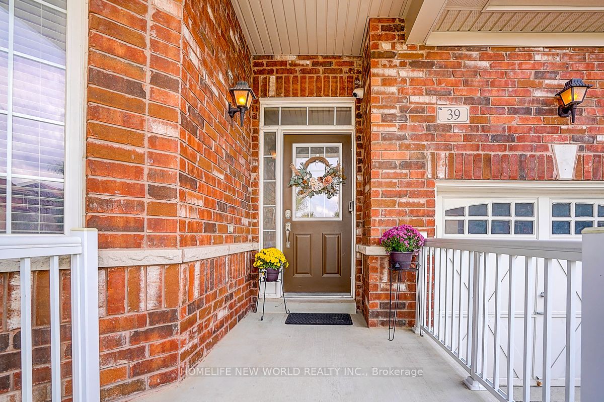 39 James Parrott Avenue