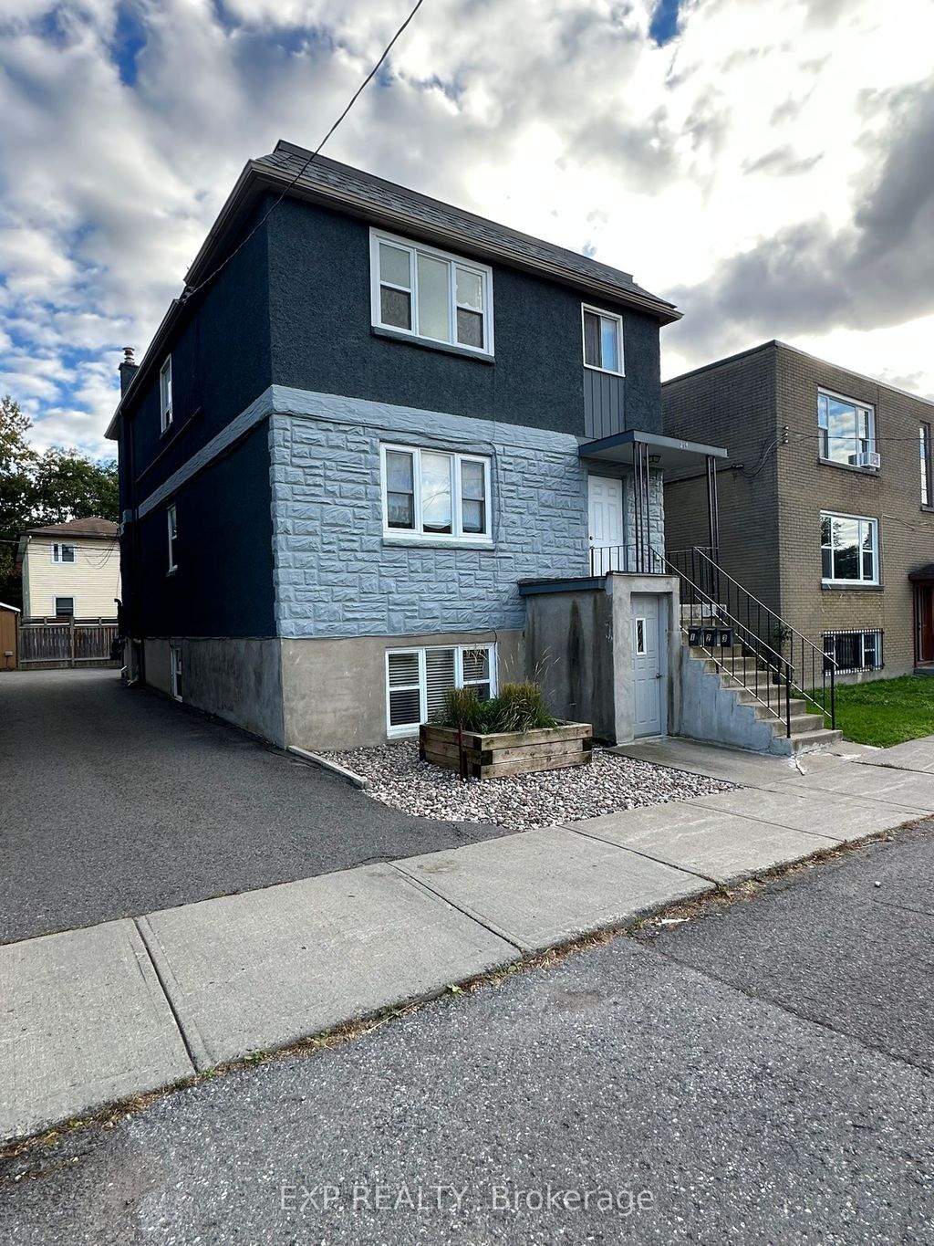 Photo of 214 CARILLON Street, Vanier and Kingsview Park, ON K1L 5X8 (MLS # X12710770)