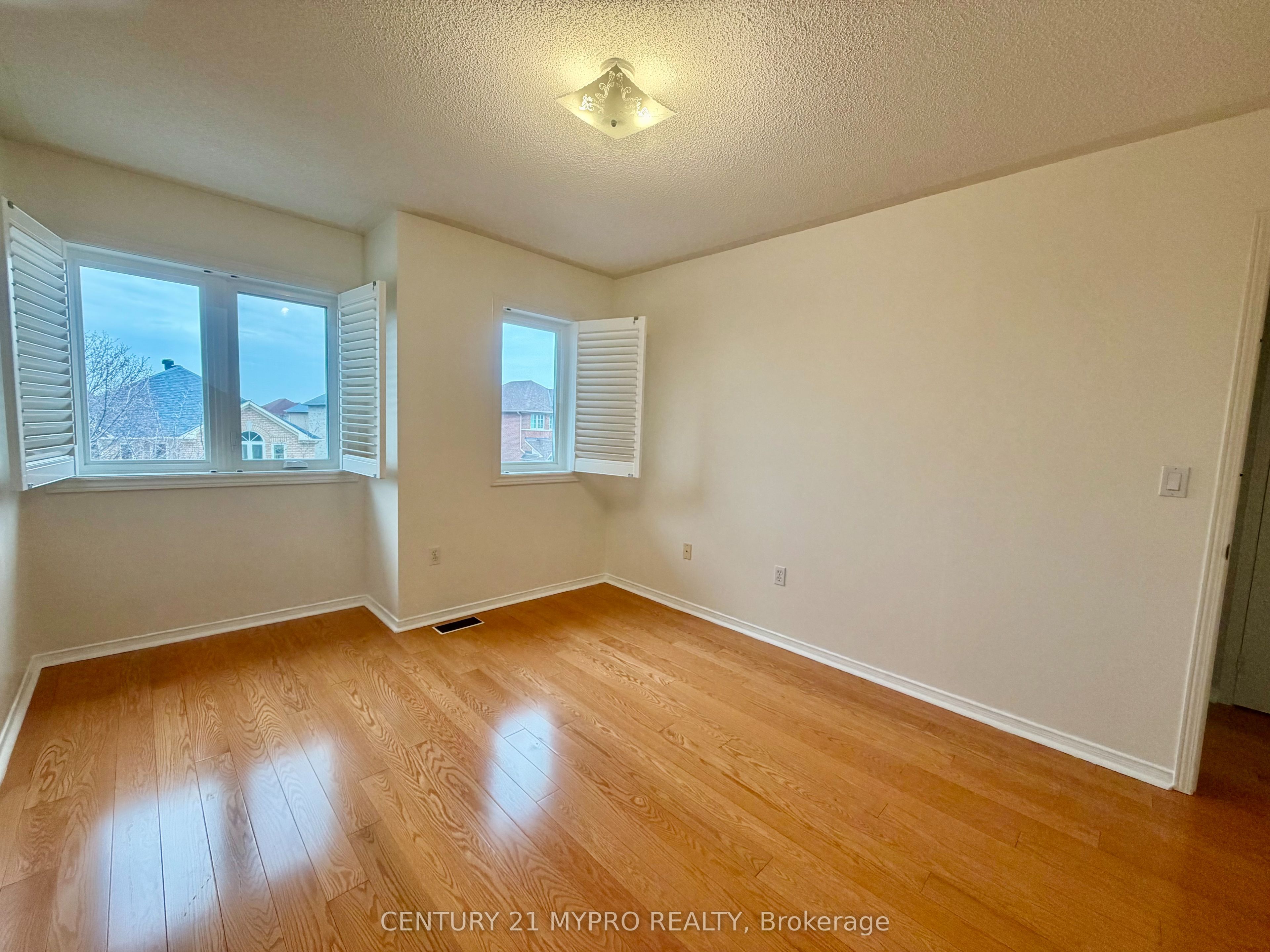 116 Orchard Hill (2nd Floor) Boulevard