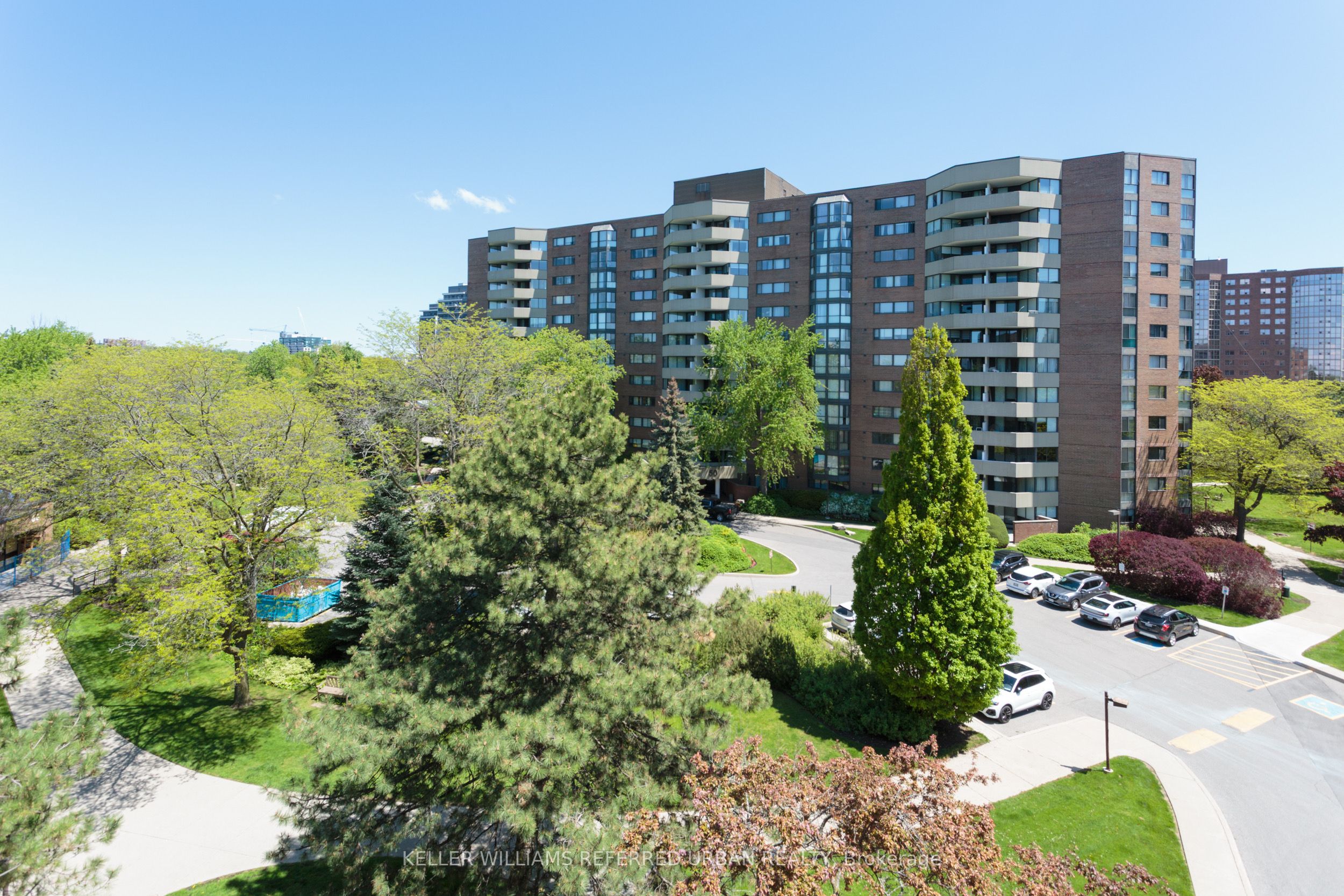 70 Baif Boulevard 605