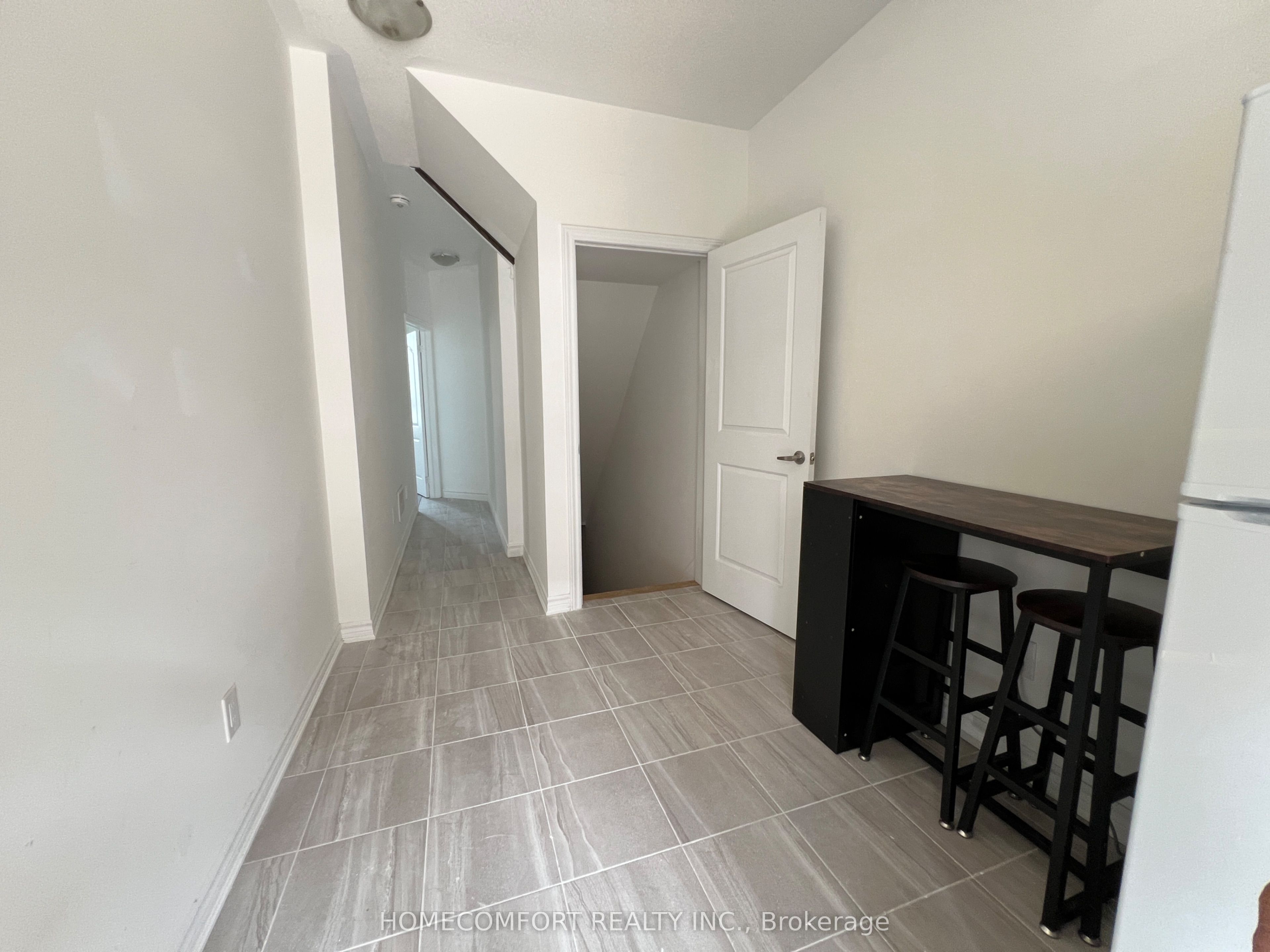28 Chicago Lane