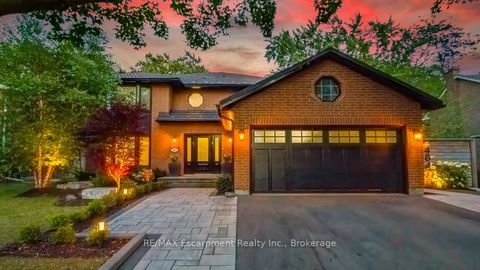 484 Aspen Forest Drive Oakville ON L6J 6H7