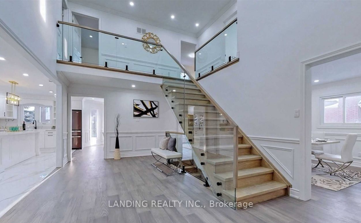 109 Highglen Avenue Main Floor
