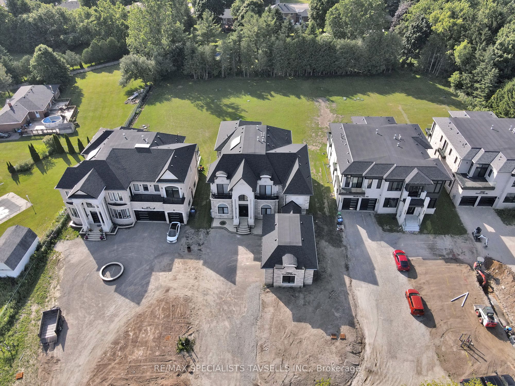 2882 CHARLESTON Side Road S