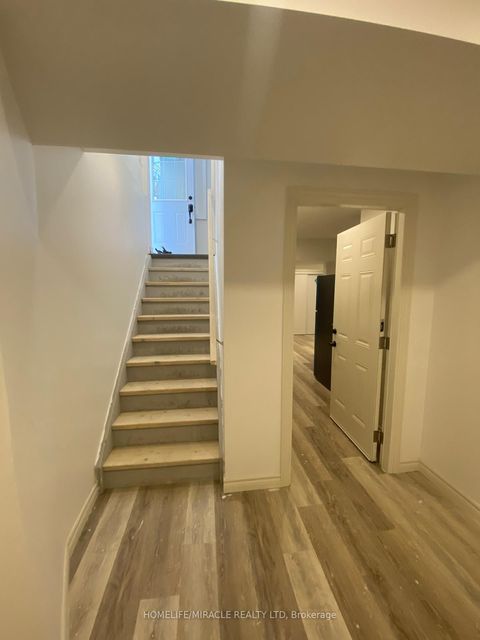 45 Snapdragon Square BSMT Brampton ON L6P 3K2