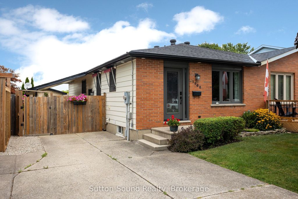Photo of 1160 12th Street E, Owen Sound, ON N4K 5Y6 (MLS # X12506068)