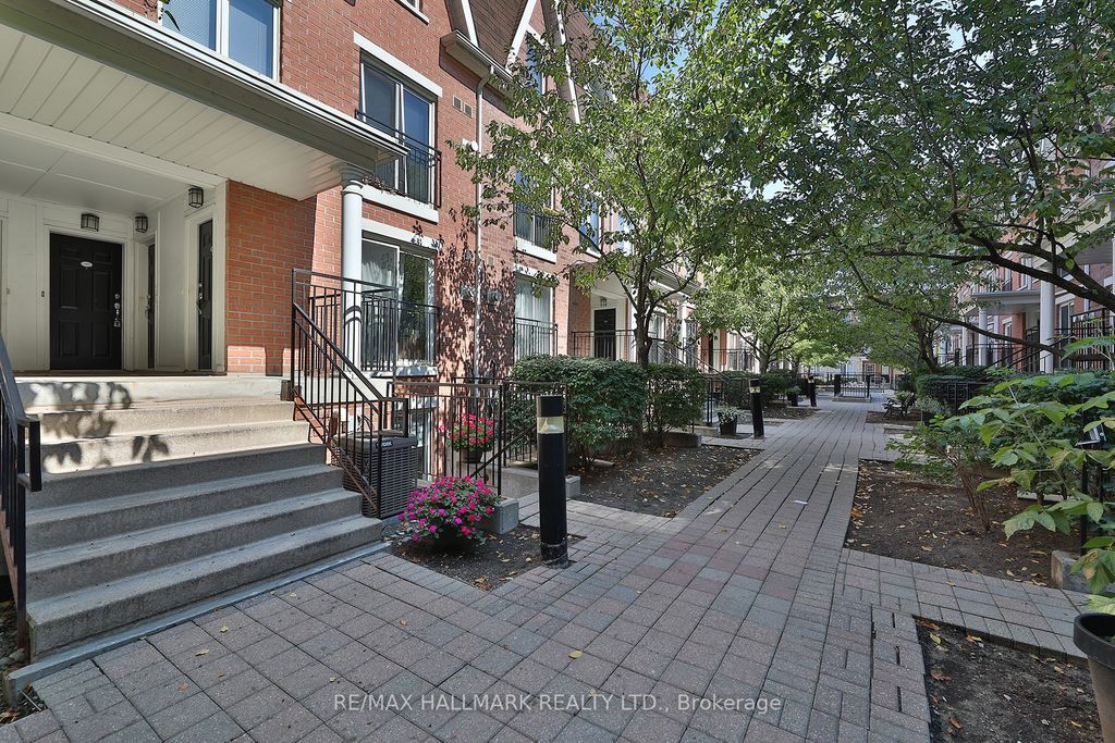 Photo of 18 Laidlaw Street #1005, Toronto, ON M6K 1X2 (MLS # W12402572)