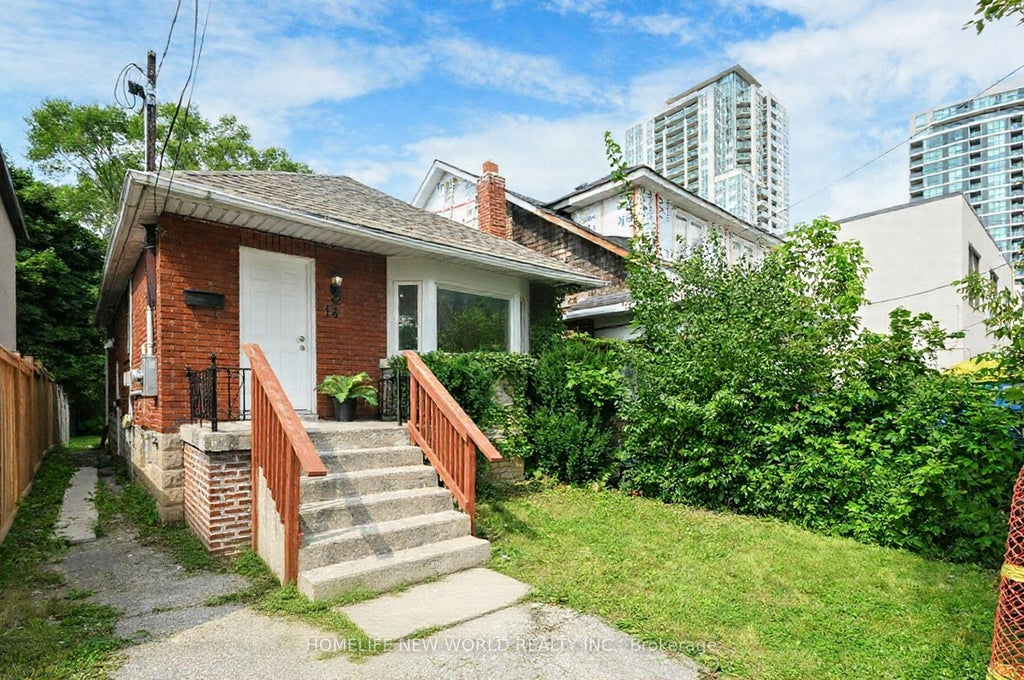 Photo of 14 Franklin Avenue, Toronto, ON M2N 1B6 (MLS # C14130968)