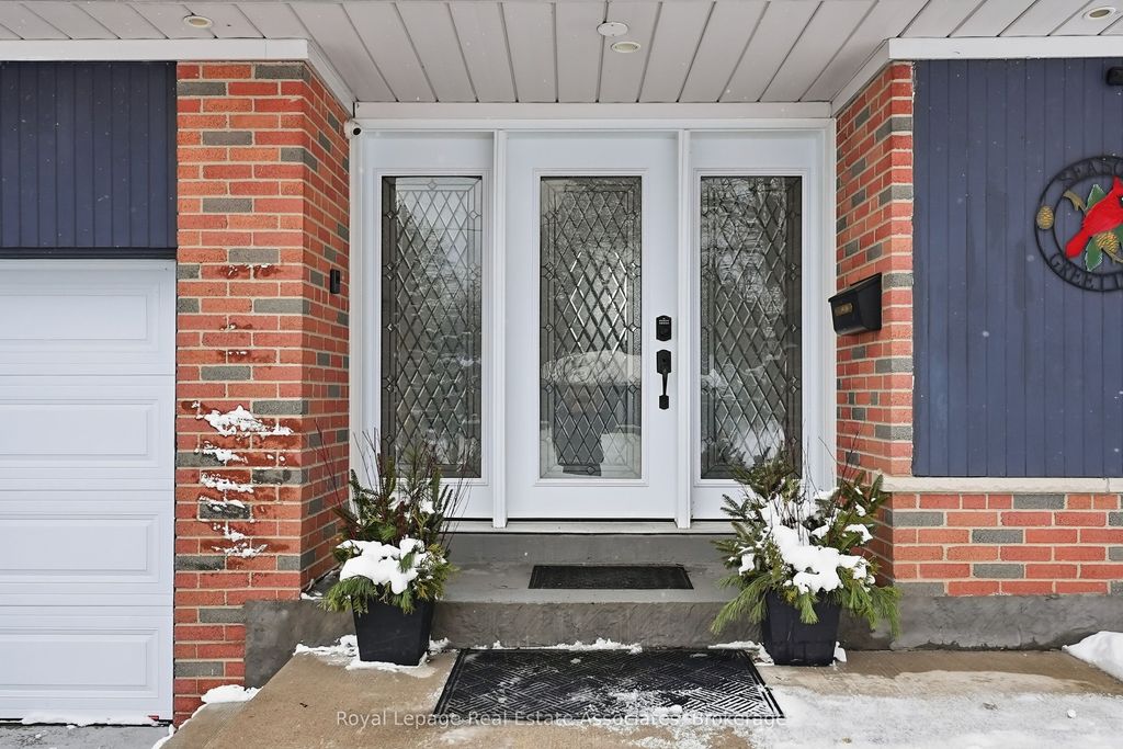 Photo of 28 Faludon Drive, Halton Hills, ON L7G 1H7 (MLS # W12717950)