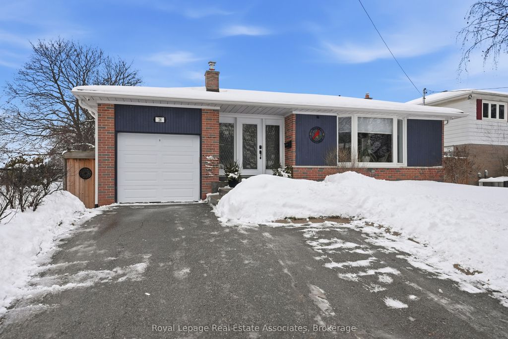 Photo of 28 Faludon Drive, Halton Hills, ON L7G 1H7 (MLS # W12717950)