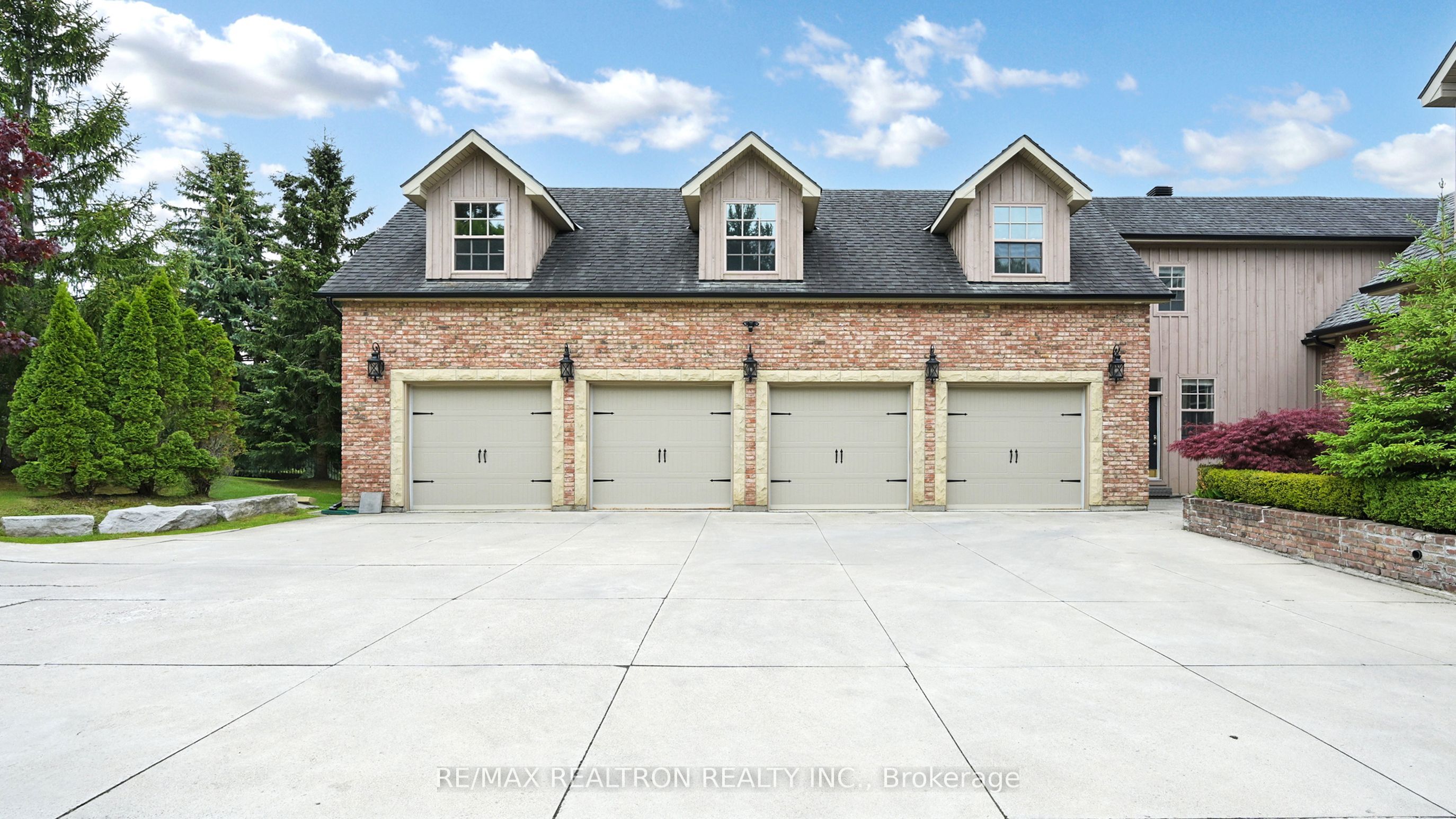 2 Country Heights Drive