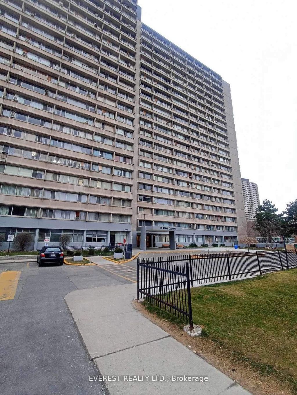 Photo of 10 Sunny Glenway #1406, Toronto, ON M3C 2Z3 (MLS # C13053536)
