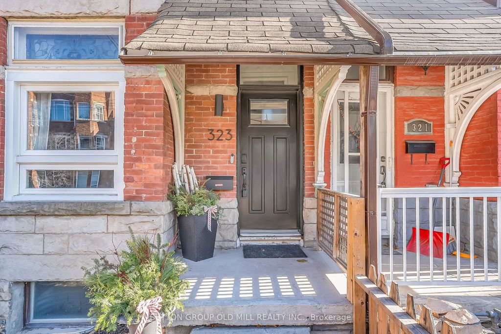 Photo of 323 Clinton Street, Toronto, ON M6G 2Y7 (MLS # C12578864)