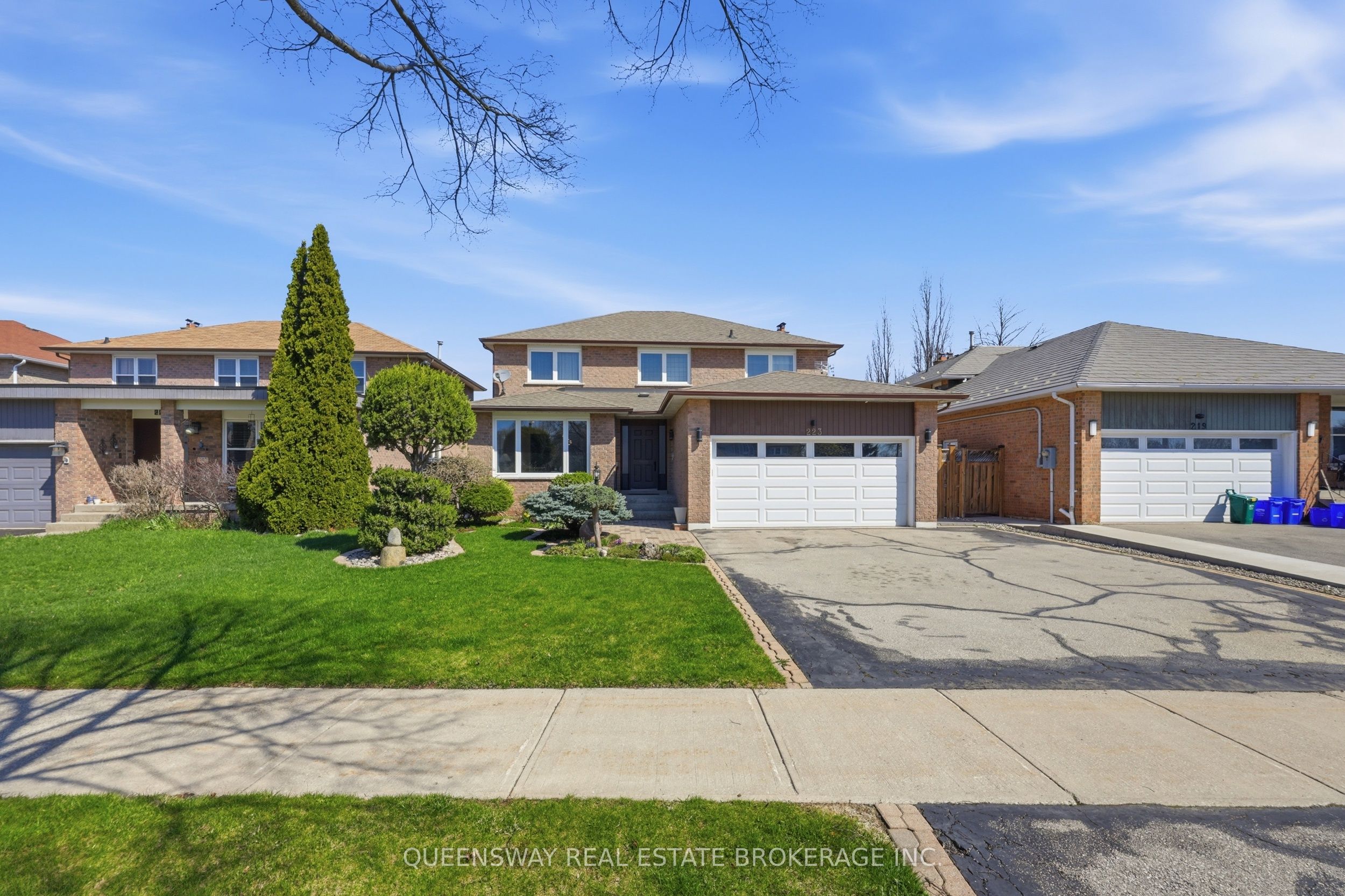 223 River Oaks Boulevard W