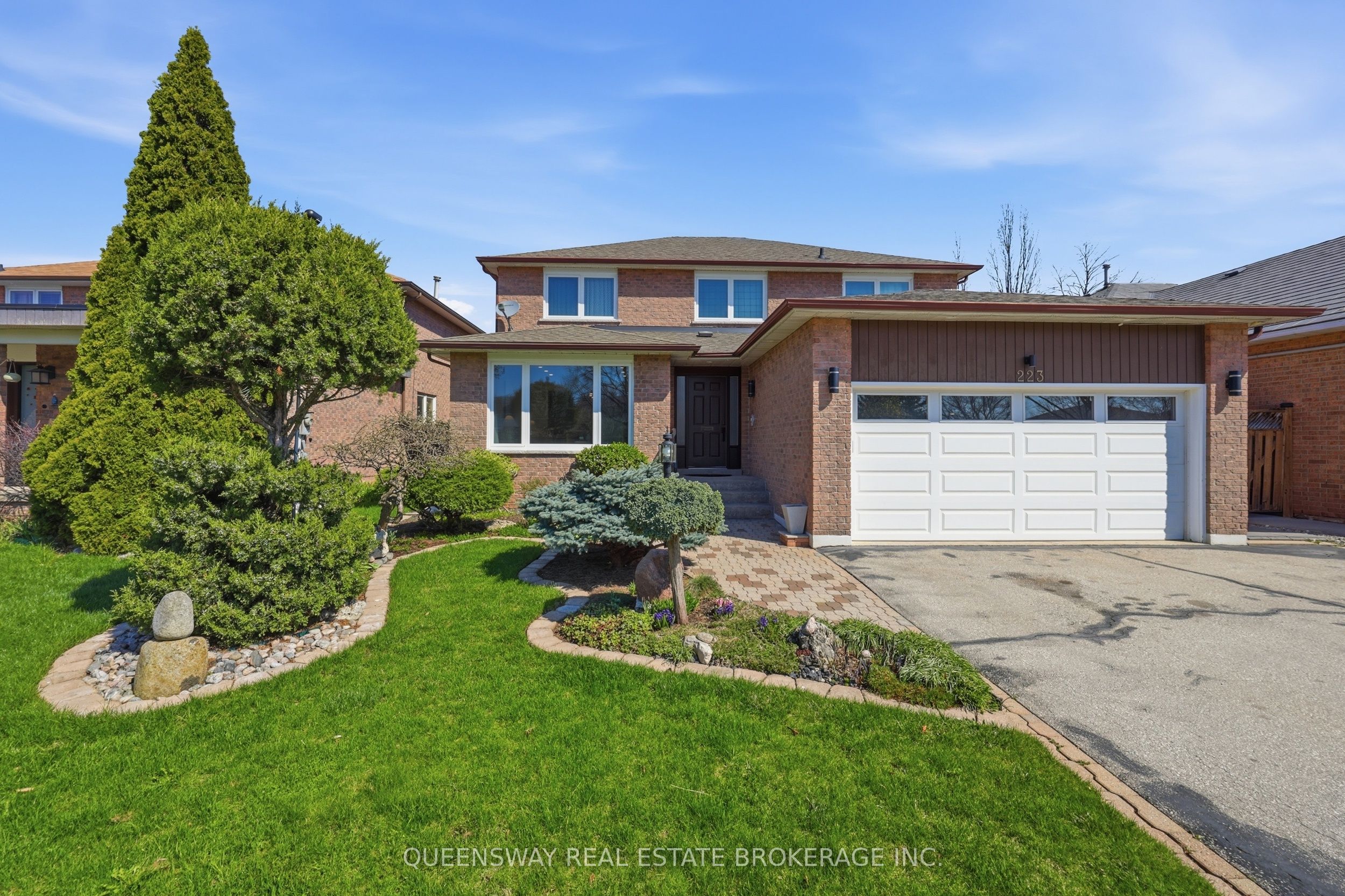 223 River Oaks Boulevard W