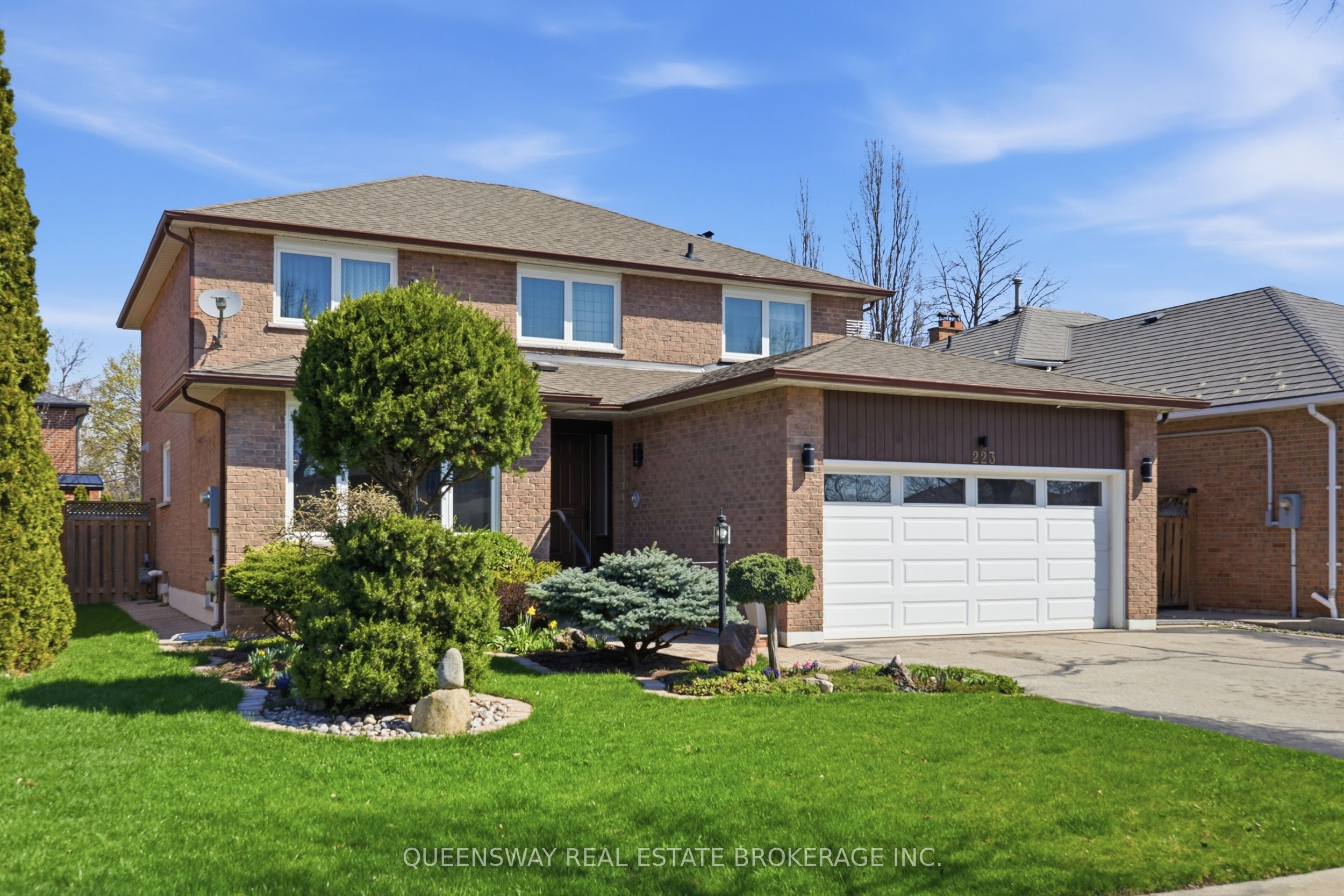 223 River Oaks Boulevard W