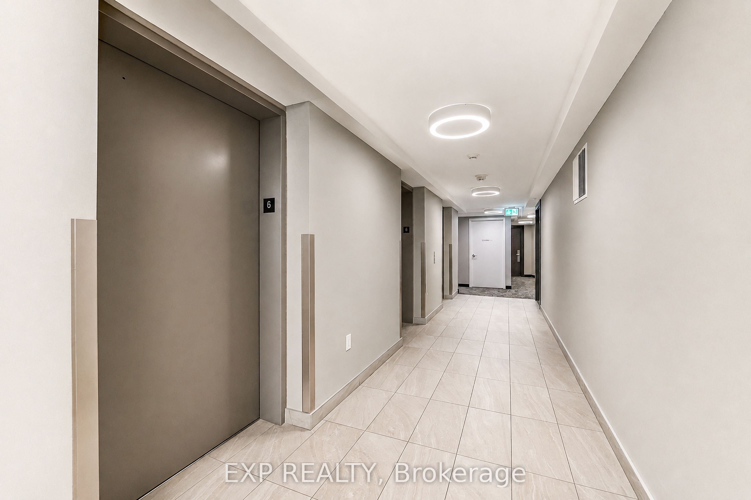 219 Dundas Street E 610