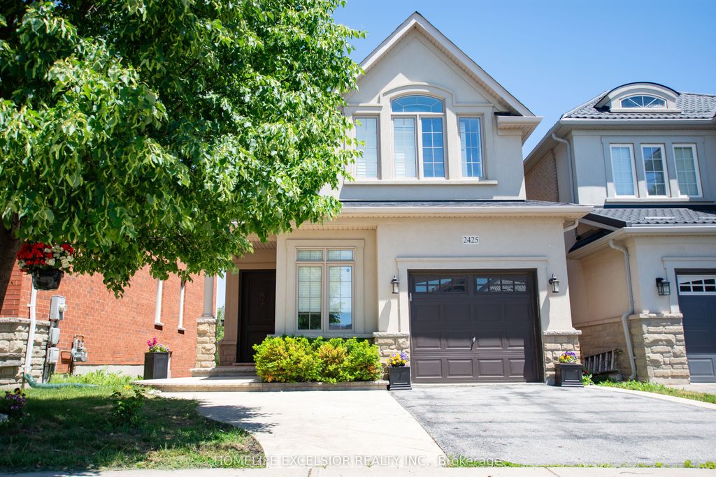 Photo of 2425 QUETICO Crescent, Oakville, ON L6M 0R4 (MLS # W13546824)