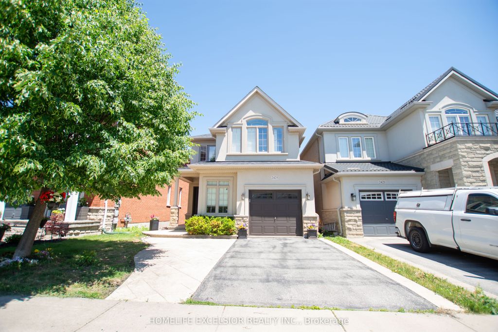 Photo of 2425 QUETICO Crescent, Oakville, ON L6M 0R4 (MLS # W13546824)