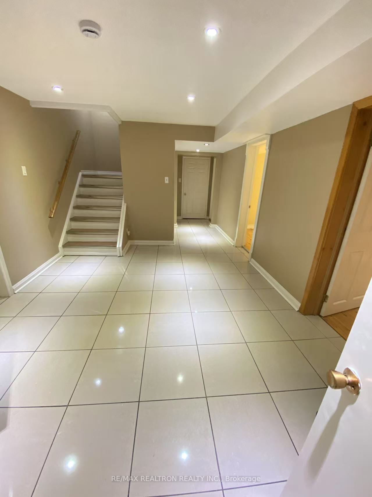 41 Wootten Way S Bsmt