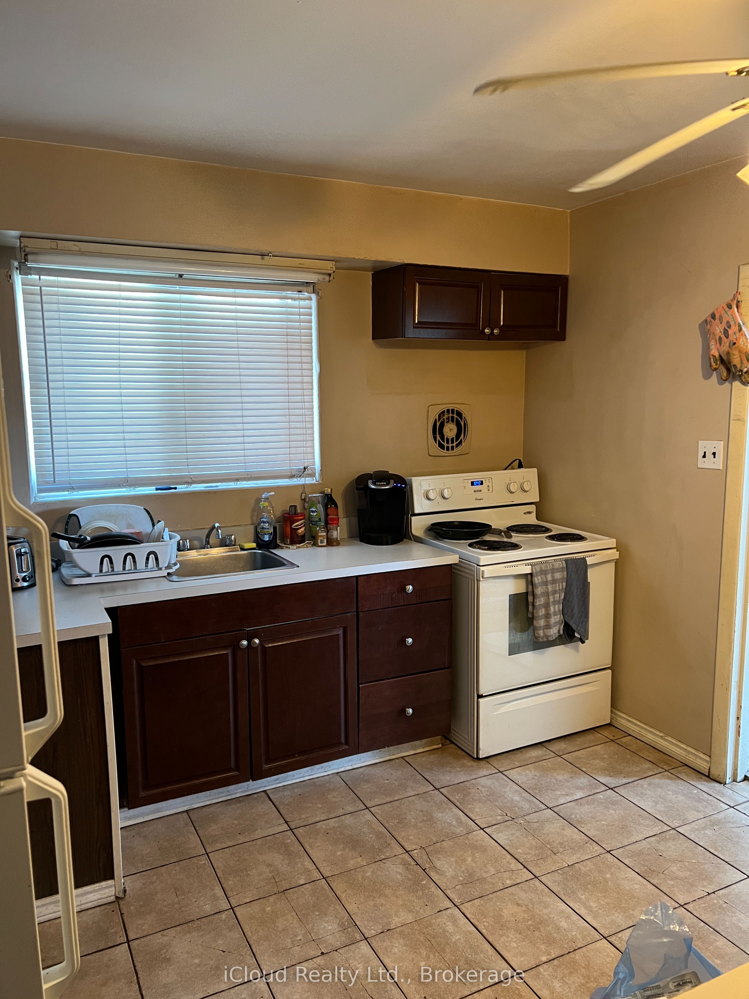 3587 Ashcroft Crescent