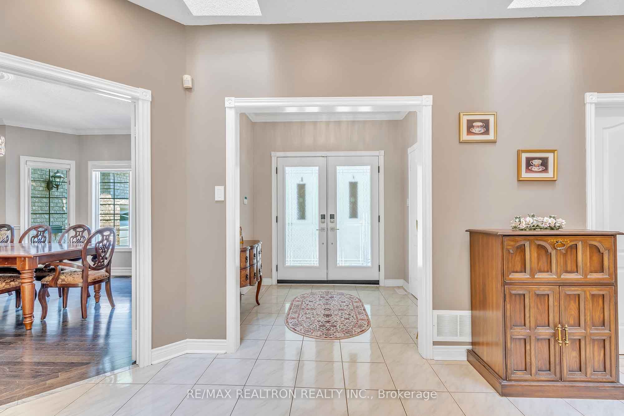 15 Treegrove Circle