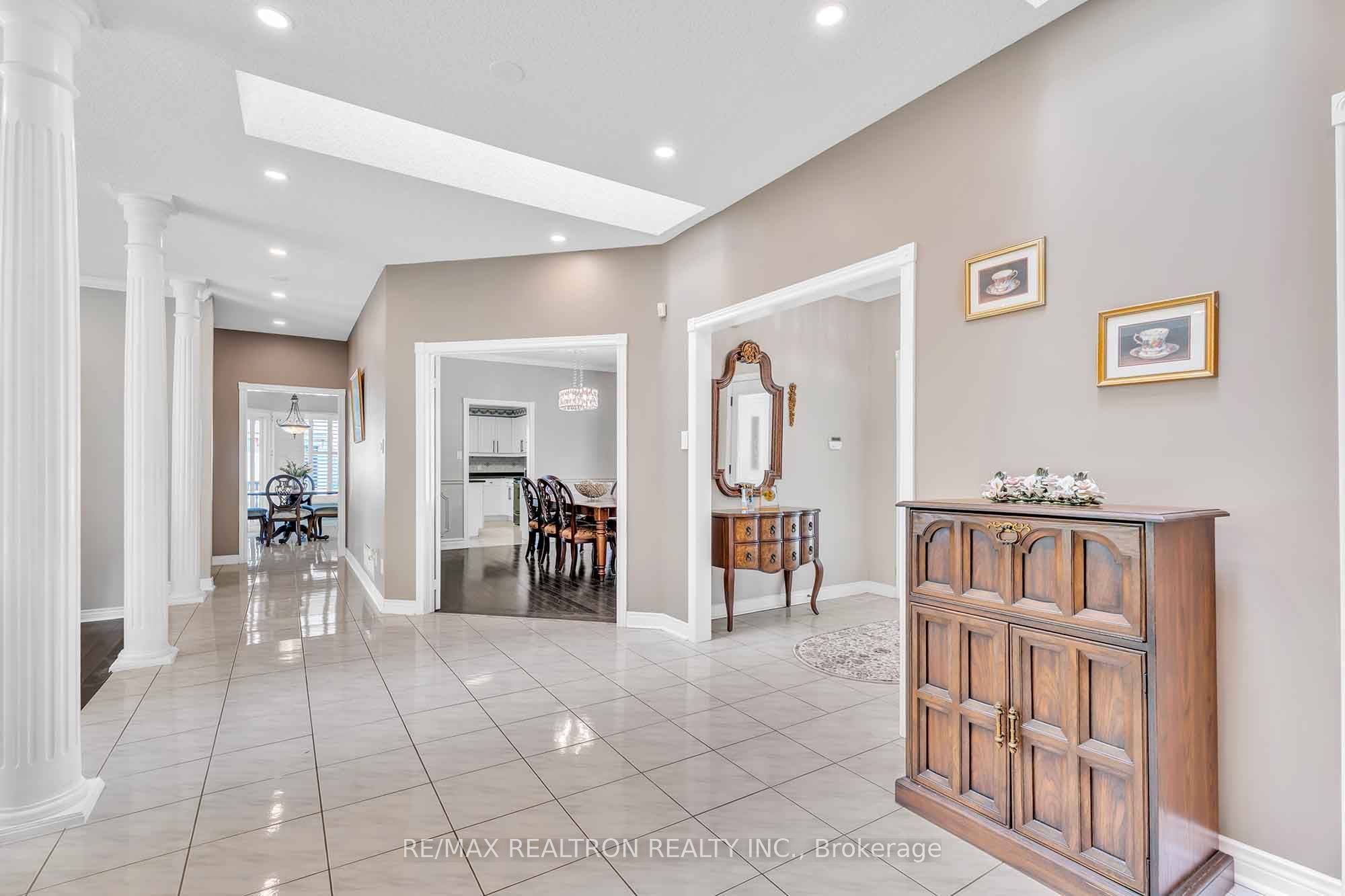 15 Treegrove Circle