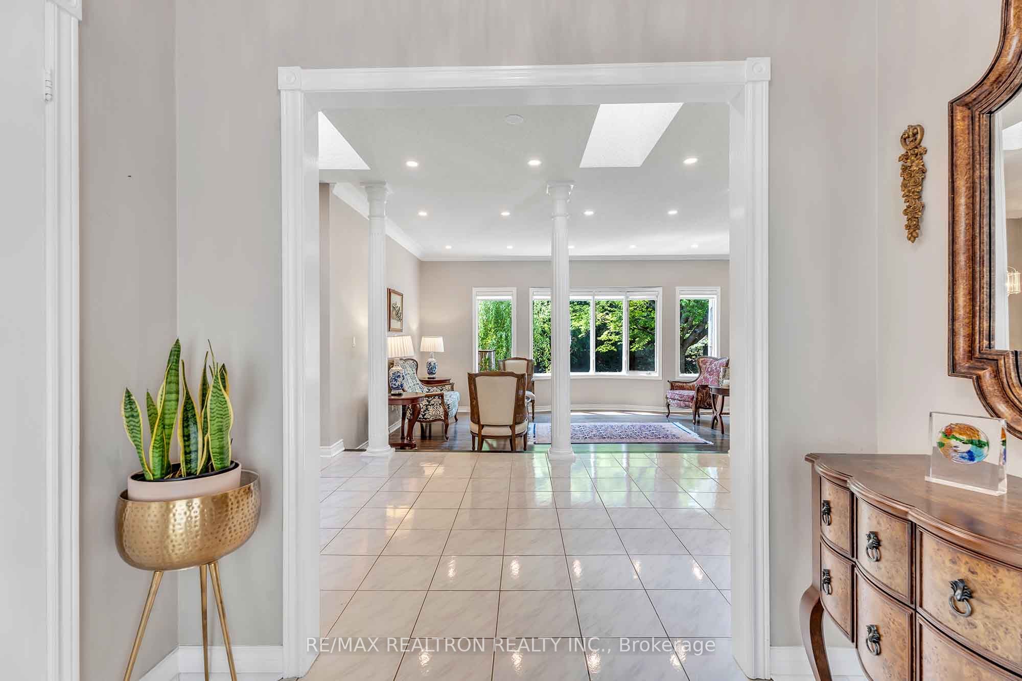 15 Treegrove Circle
