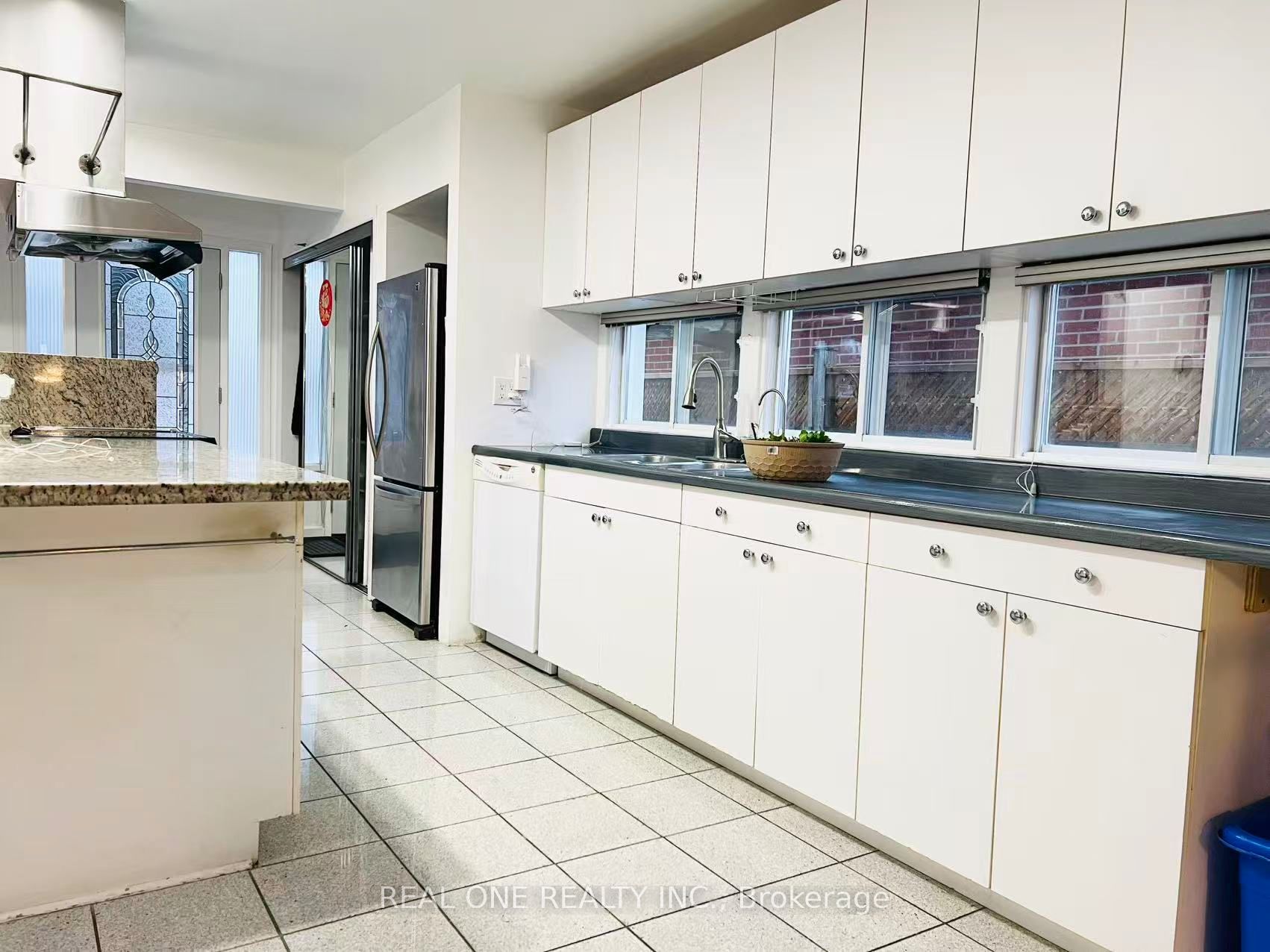 642 Eaglemount Crescent