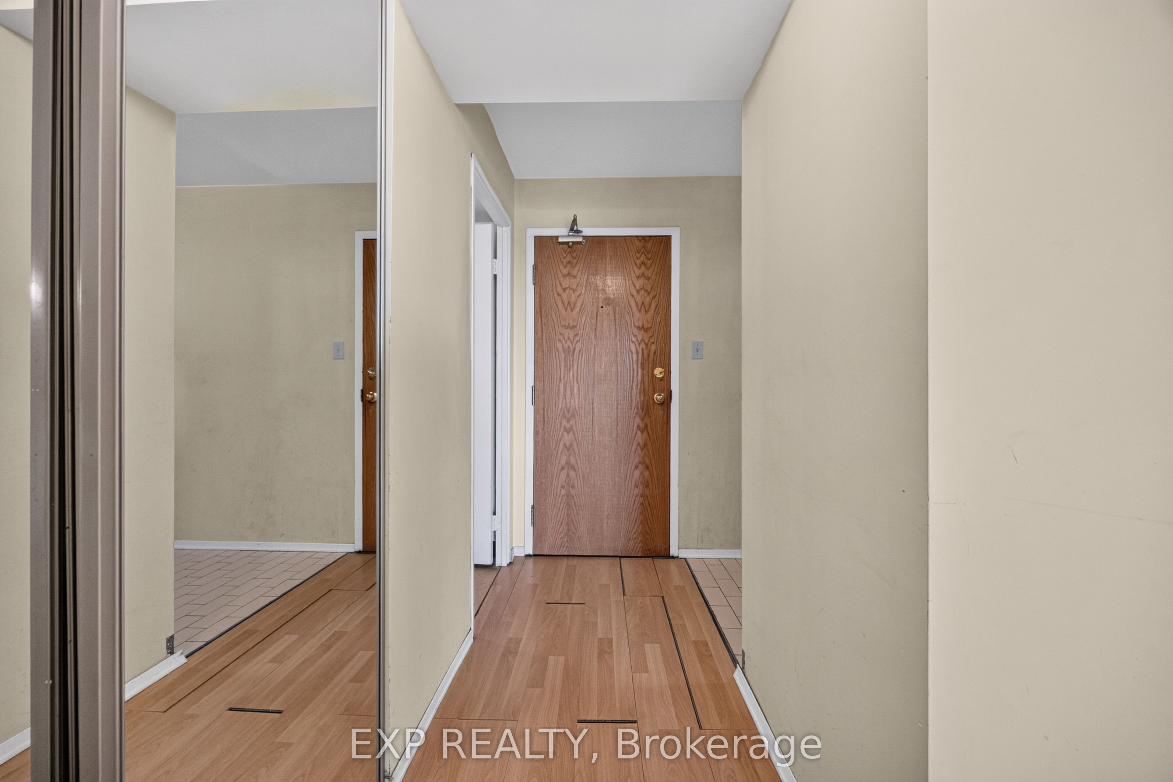 326 Major Mackenzie Drive E 716