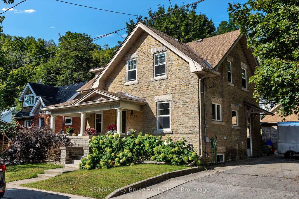 Photo of 772 3rd Avenue W, Owen Sound, ON N4K 4P3 (MLS # X13704286)