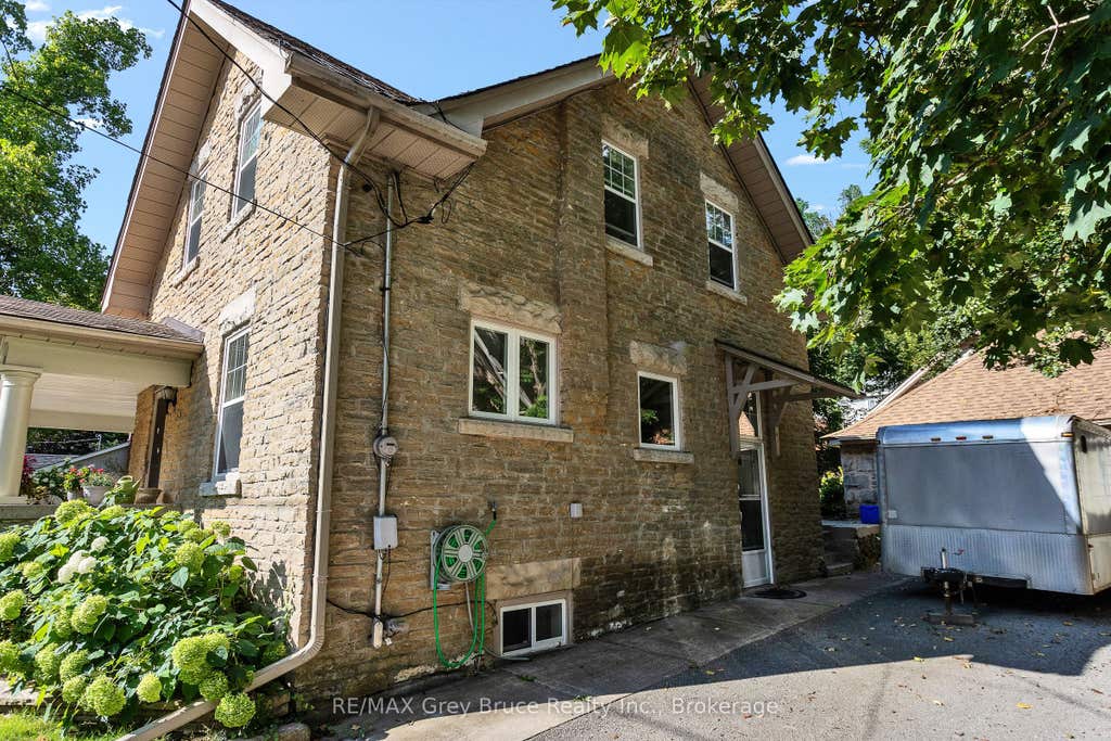 Photo of 772 3rd Avenue W, Owen Sound, ON N4K 4P3 (MLS # X13704286)