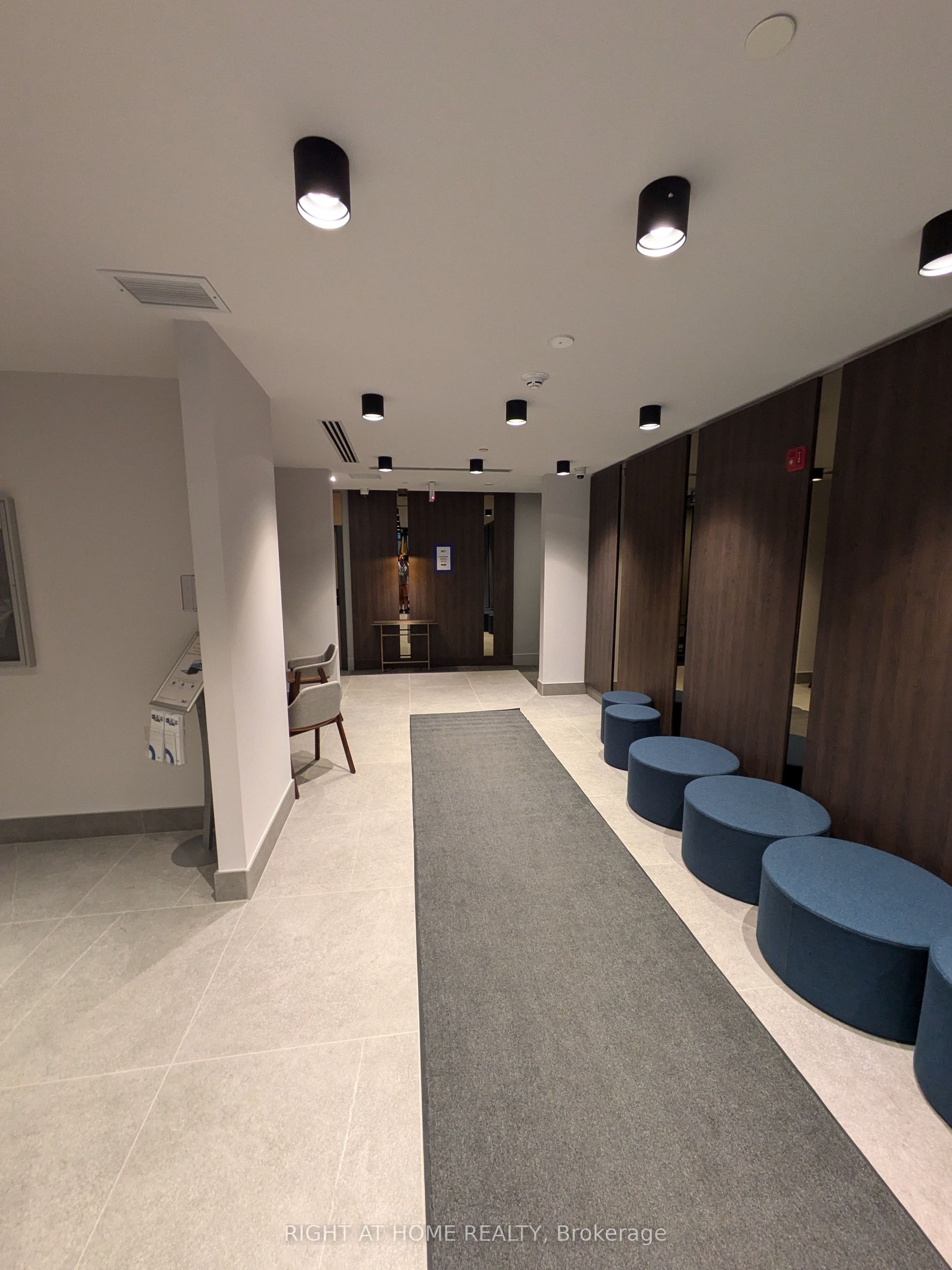 1440 Clarriage Court 102