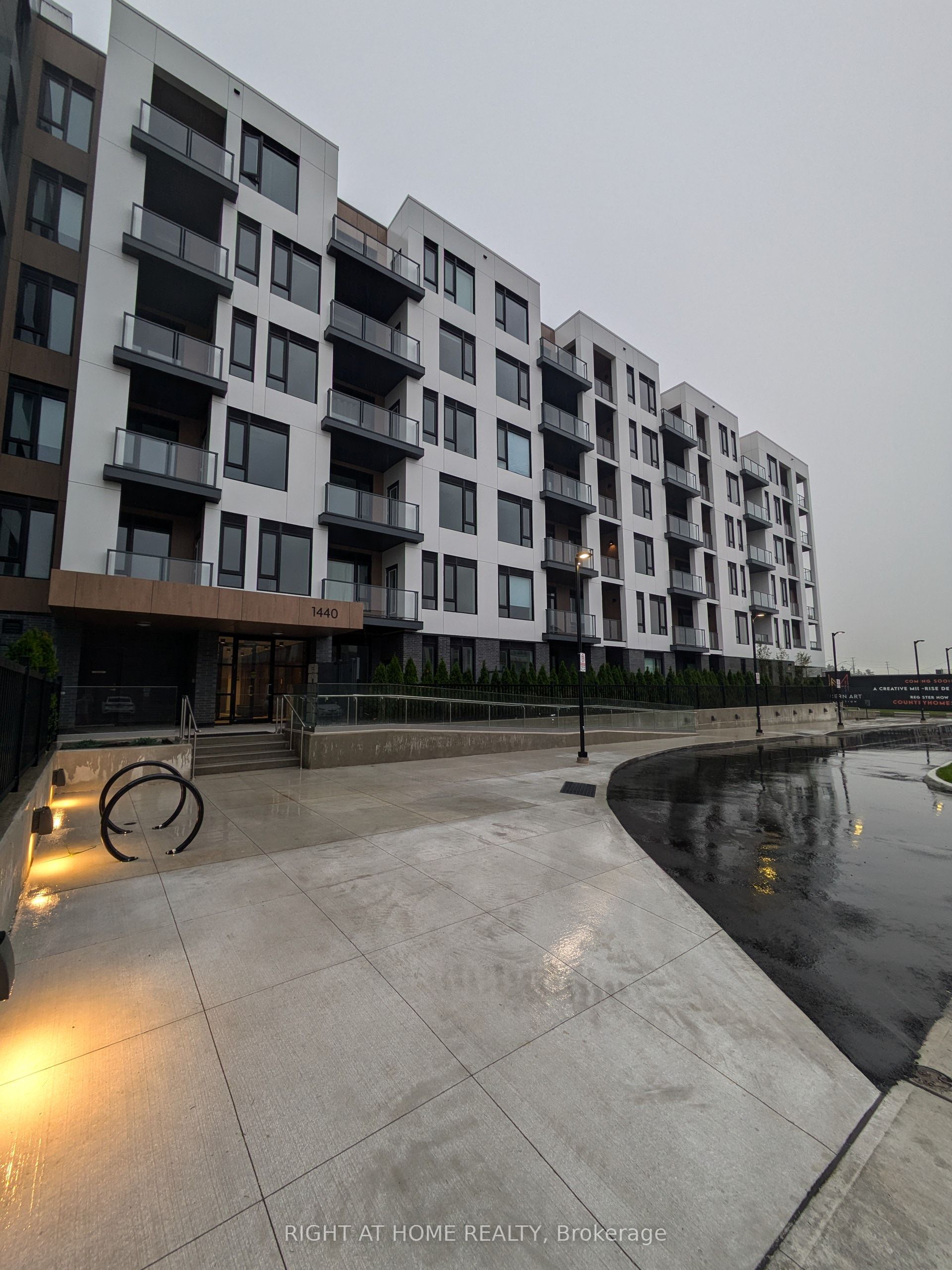 1440 Clarriage Court 102