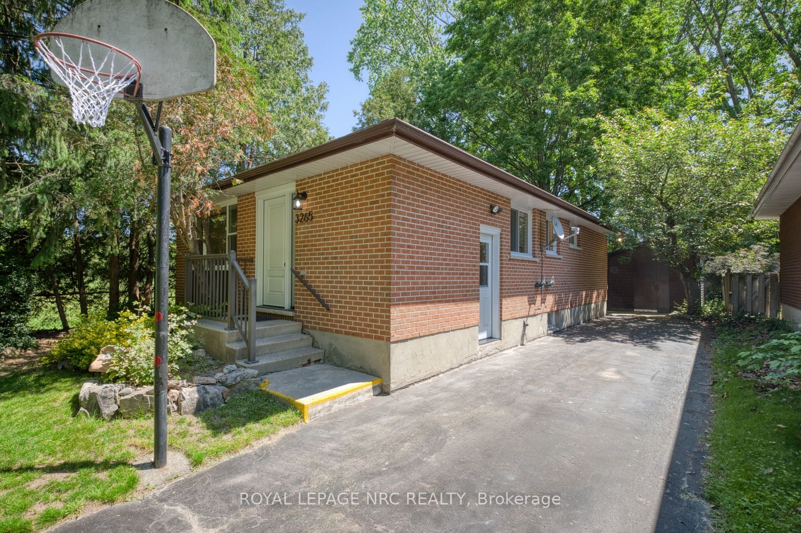 3265 Addison Avenue
