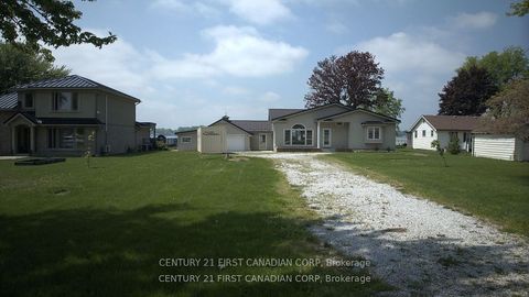 Photo of 3877 St Clair Parkway, St. Clair, ON N0P 2B0 (MLS # X12359278)