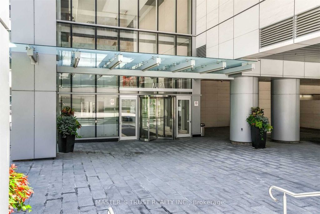 Photo of 386 Yonge Street #5504, Toronto, ON M5B 0A5 (MLS # C12339830)