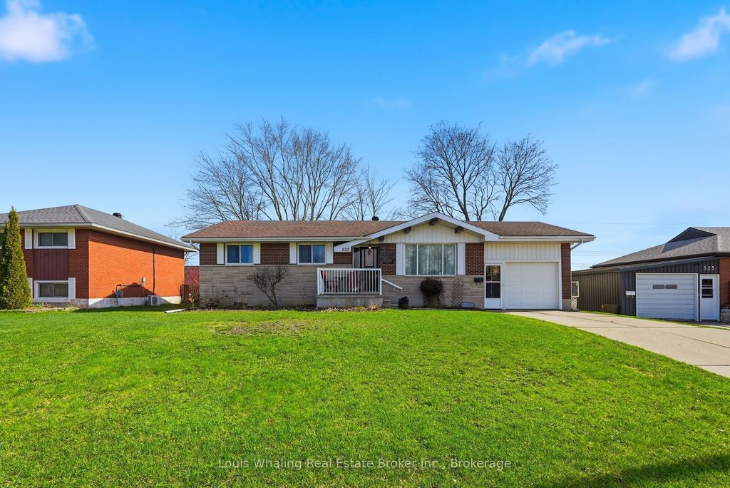 Photo of 533 14th Street, Hanover, ON N4N 1Z8 (MLS # X13016916)