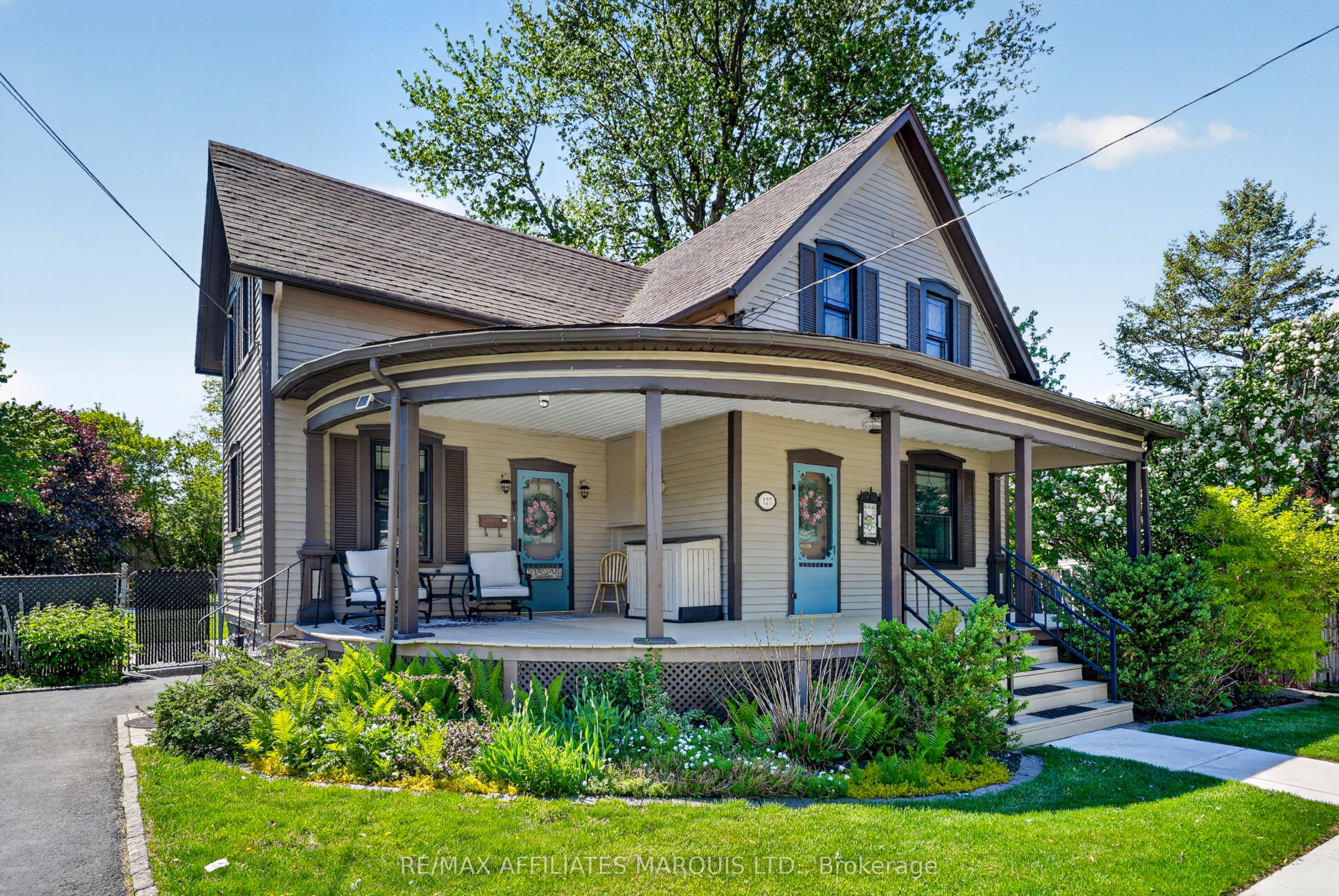 Photo 1 of 46 — 127 Lawrence Avenue, Cornwall, ON K6H 4H4