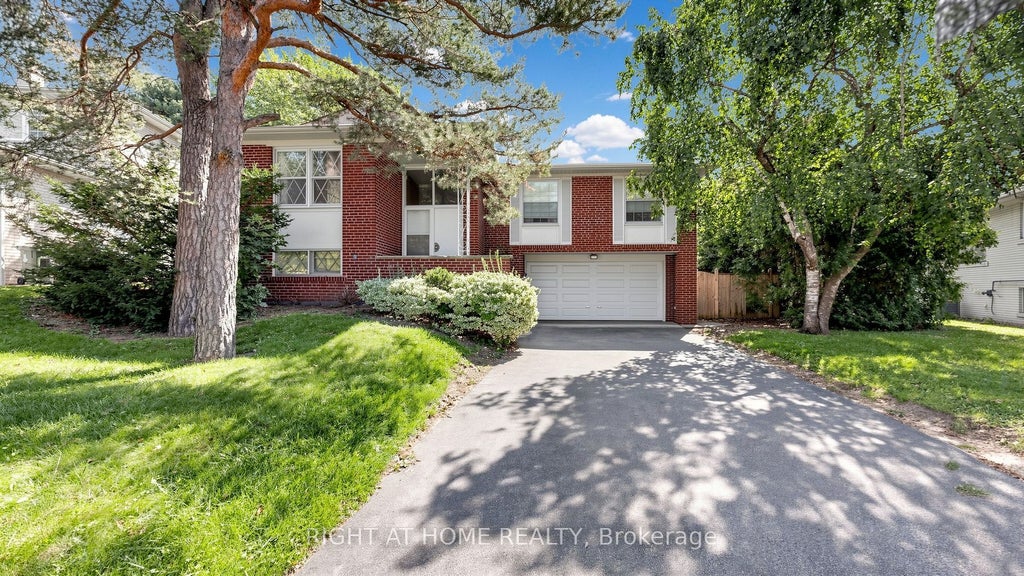 Photo of 7 The Links Road, Toronto, ON M2P 1T4 (MLS # C13750924)