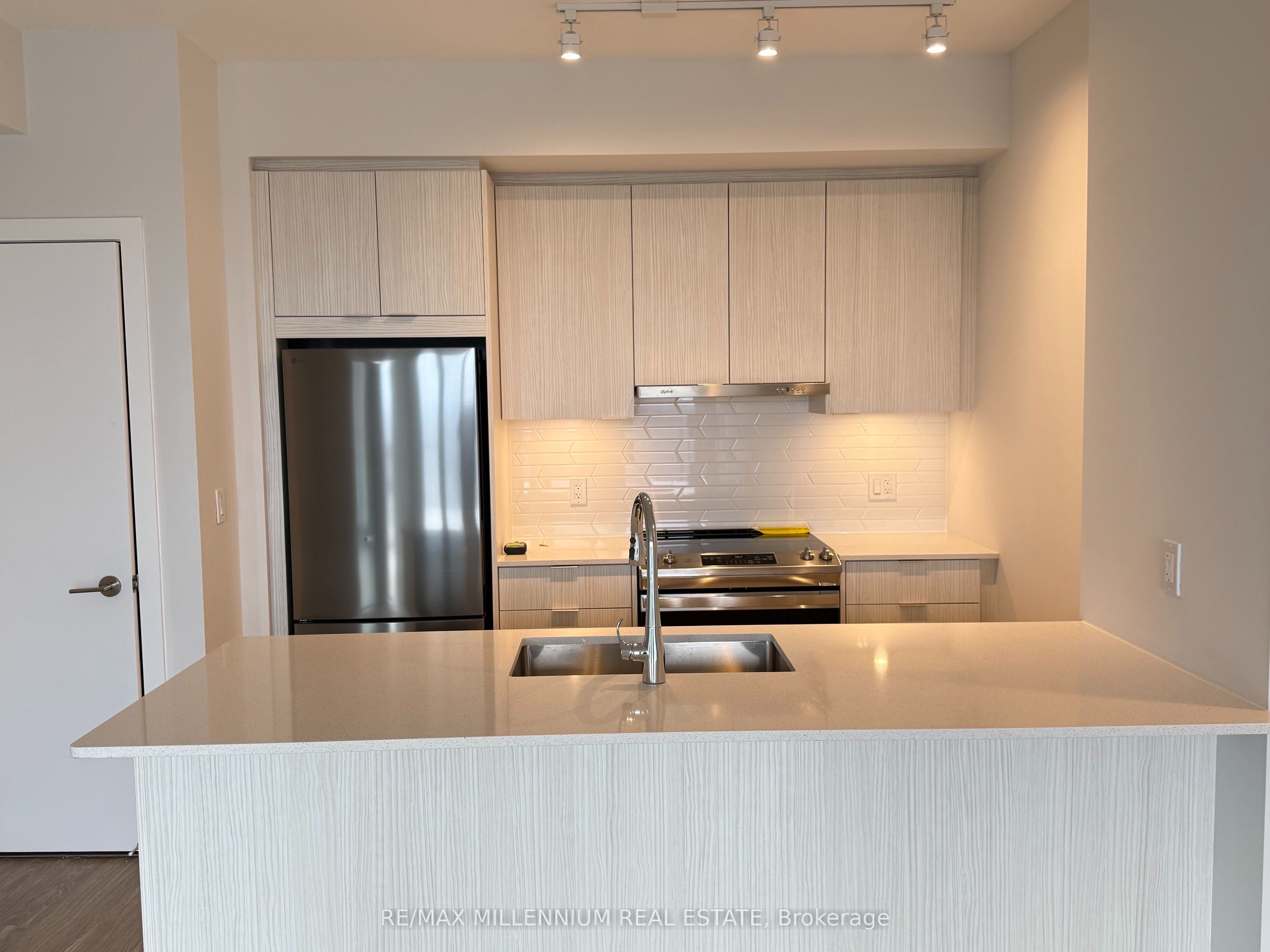430 Square One Drive 1607