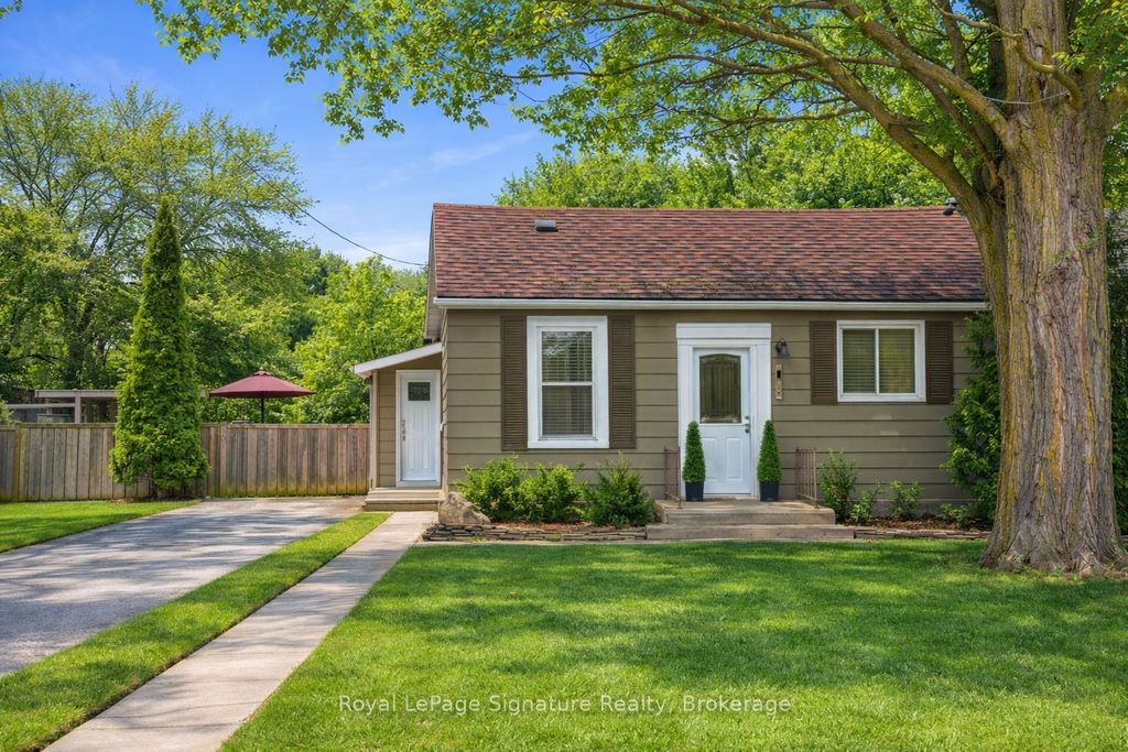 Photo of 639 Saint Marie Street, Collingwood, ON L9Y 3L4 (MLS # S13079024)
