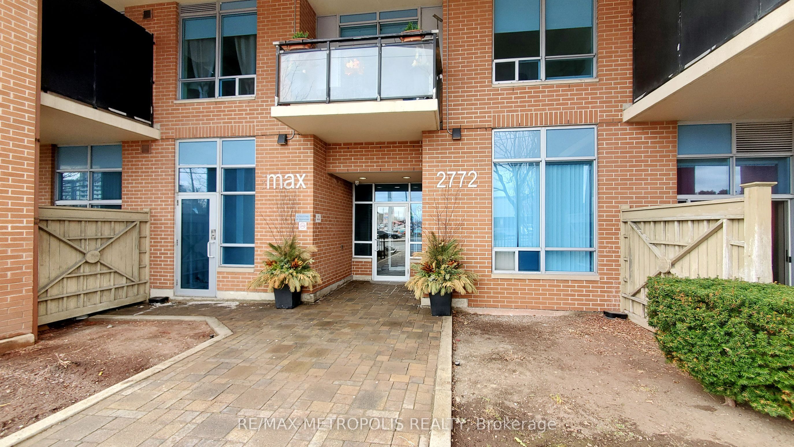 2772 Keele Street 403