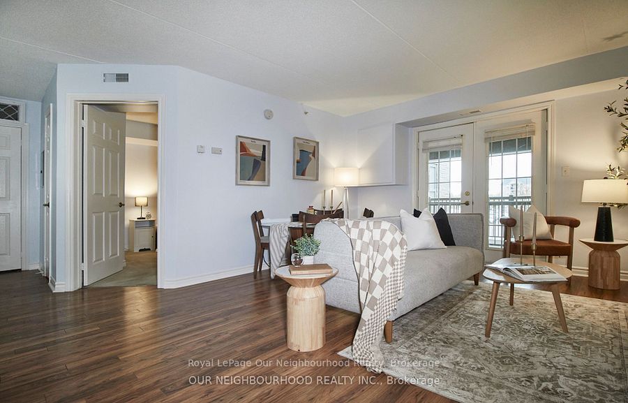 1431 Walkers Line 208