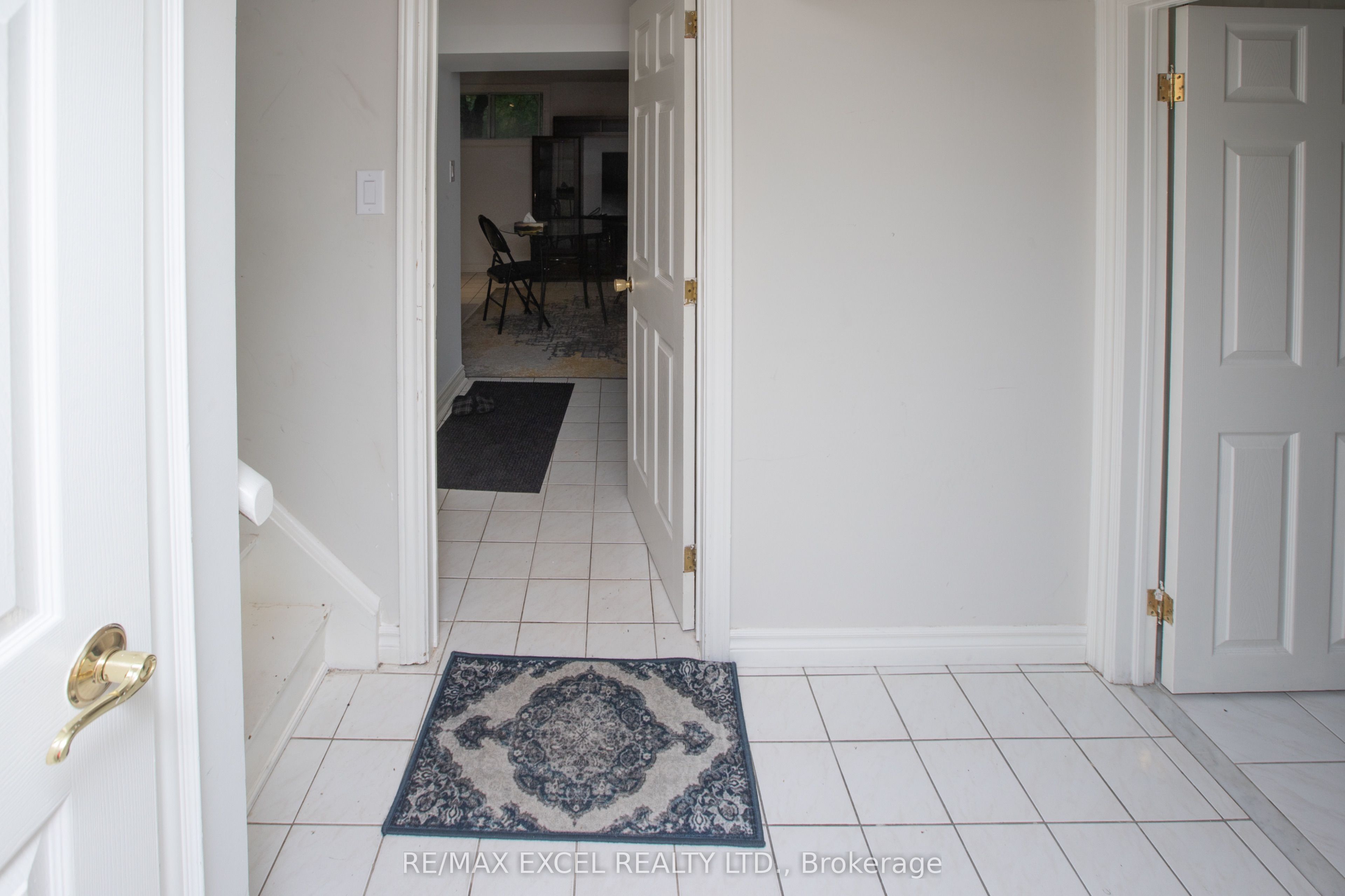 387 Crosby Avenue Bachlor-Basement