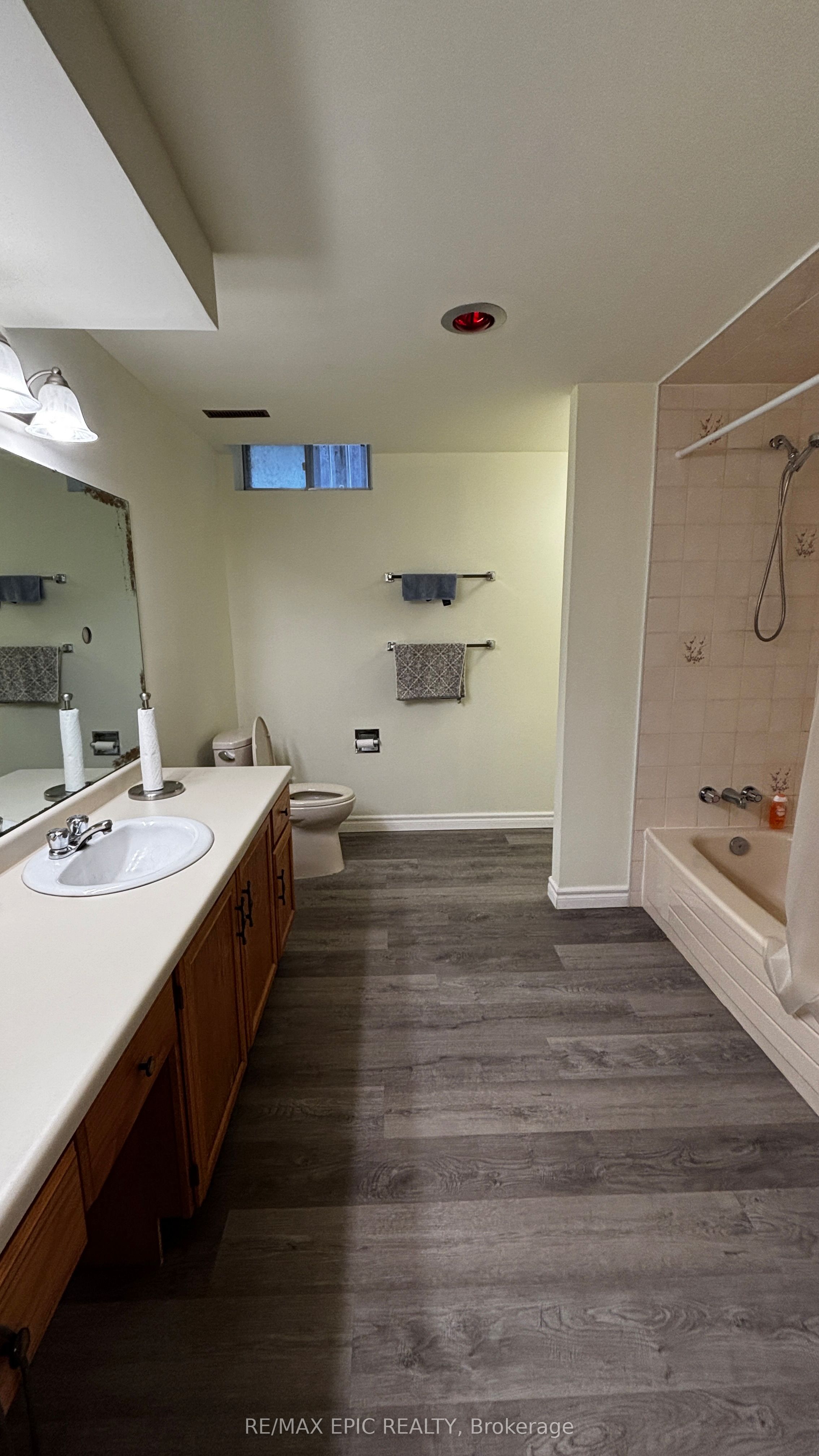 24 Cairns Drive Lower