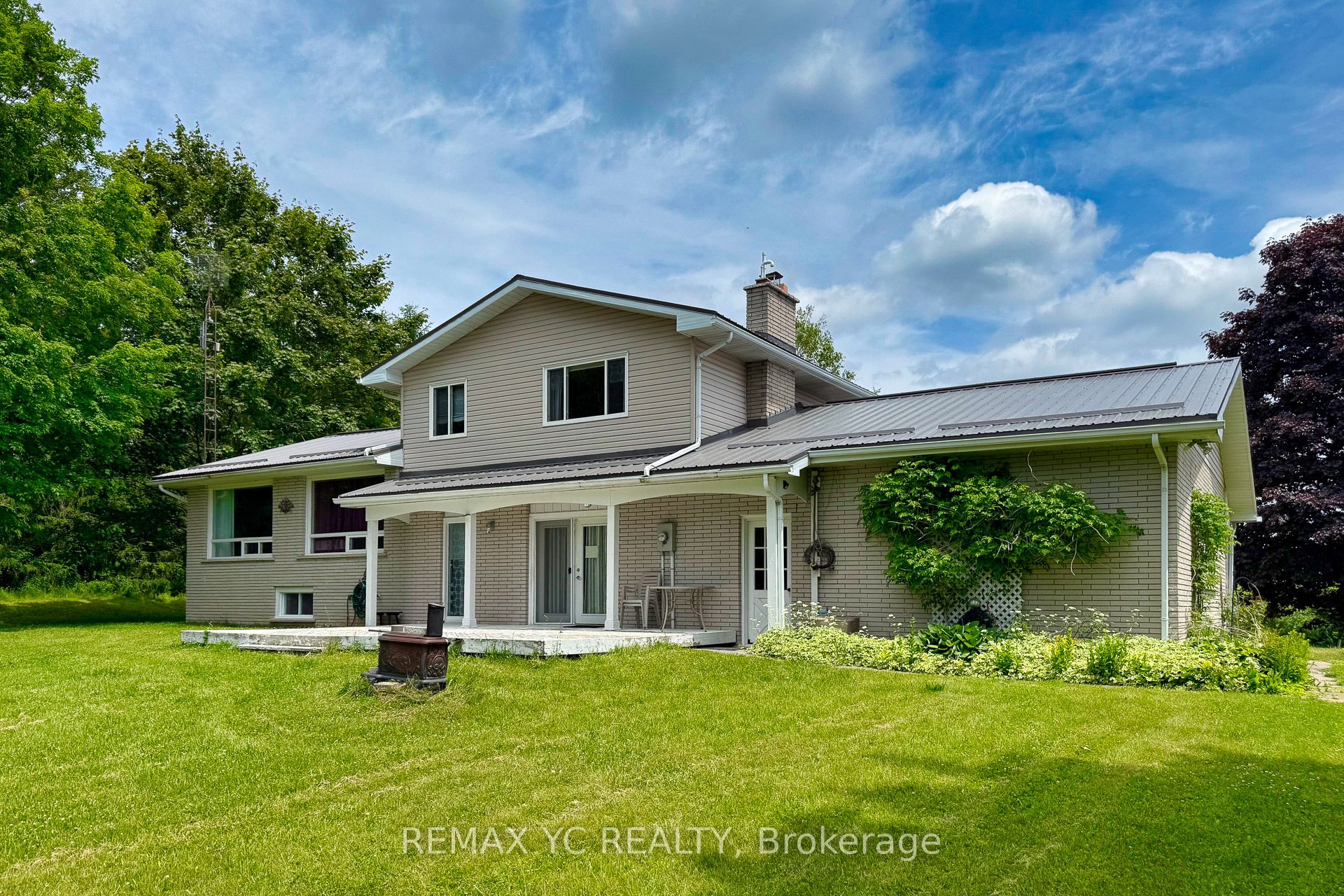 4106 Grandview Street N